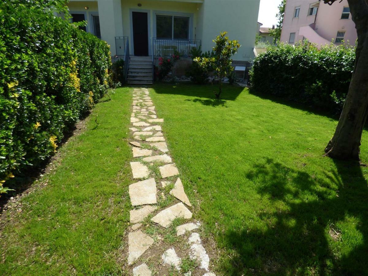 Complesso Primavera Tirrenia Exteriör bild